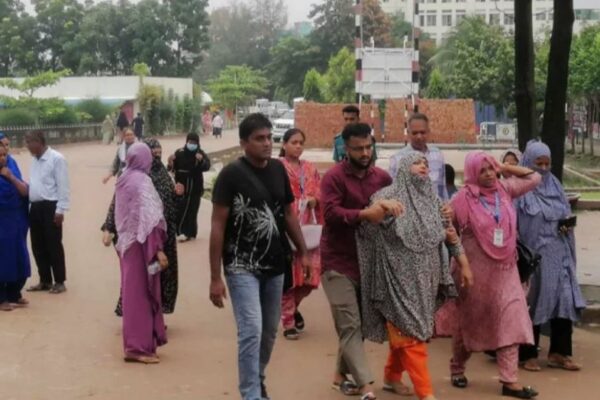 মাইলস্টোন ট্র্যাজেডি: পোড়া স্কুলব্যাগ মিলল, কিন্তু মেয়েকে না পেয়ে মায়ের ফিরে যাওয়া