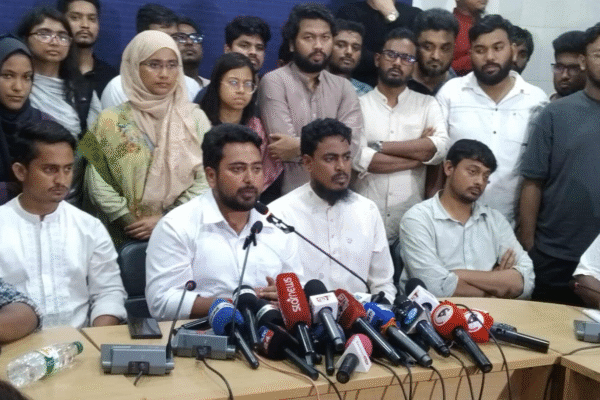 গোপালগঞ্জে হামলা: ২৪ ঘণ্টার মধ্যে দোষীদের গ্রেপ্তারের আল্টিমেটাম দিলেন নাহিদ